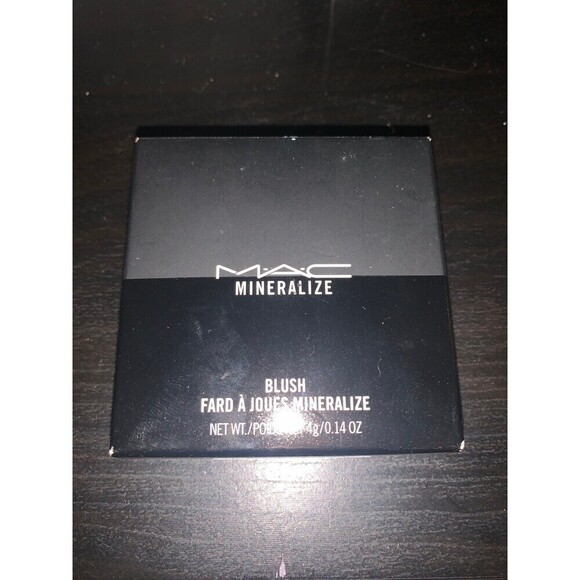 MAC Cosmetics sweet enough mineralized blush NIB - Picture 2 of 3